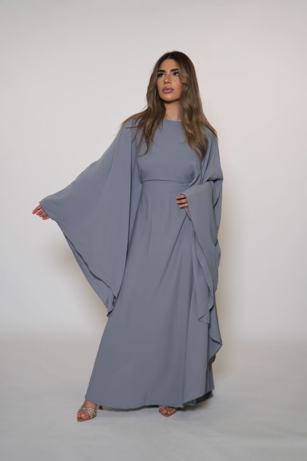 Miracomo Butterfly Abaya – Zeitloses Grau, Eleganz pur