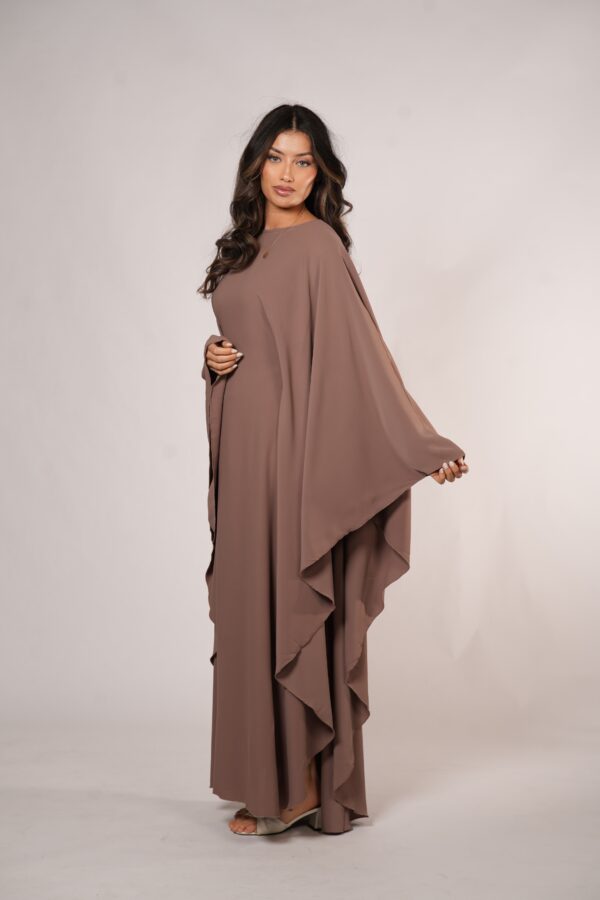 Miracomo Butterfly Abaya – Schickes Taupe für zeitlose Eleganz - Image 3
